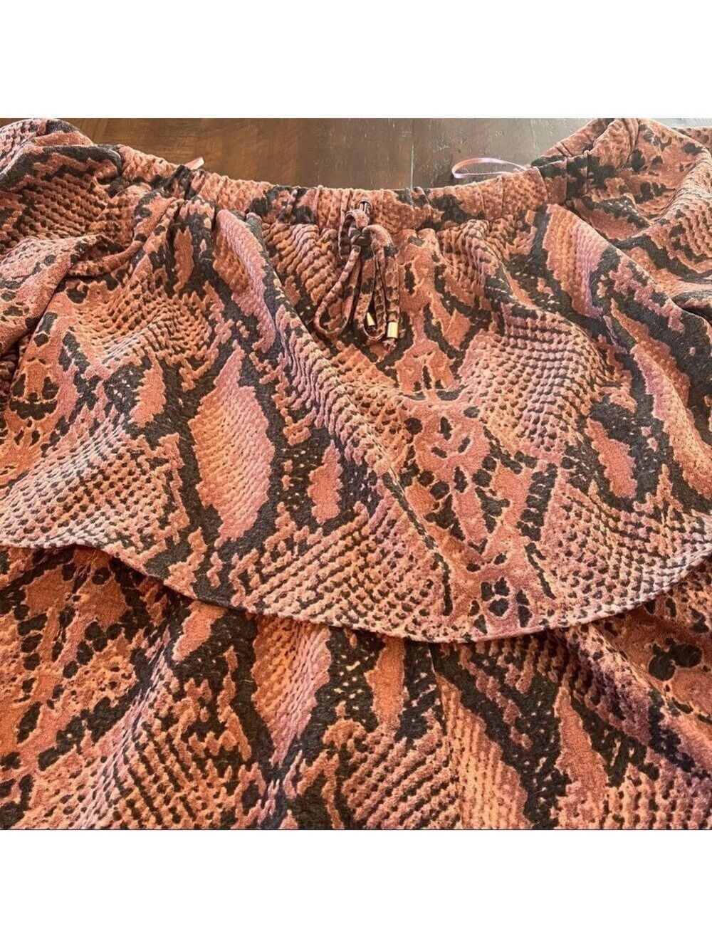Olivaceous Pink Snake Skin Patterned Off shoulder shorts Romper size small - Picture 3 of 10
